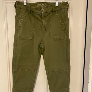 Khaki American Eagle jeggings